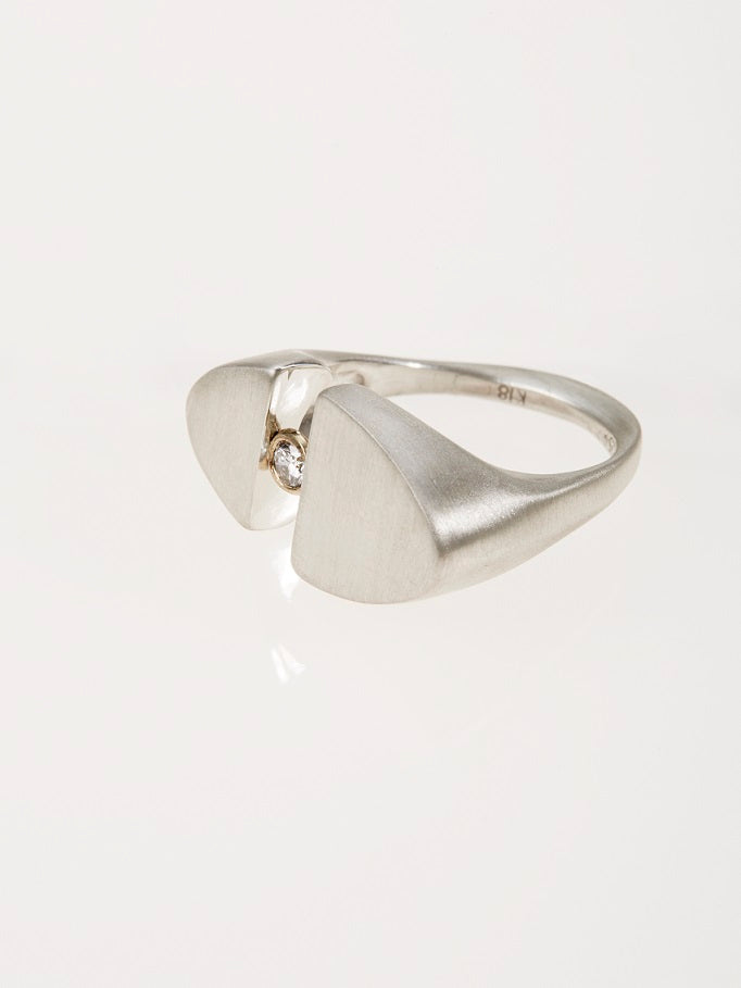 ARCH DIAMOND SIGNET RING