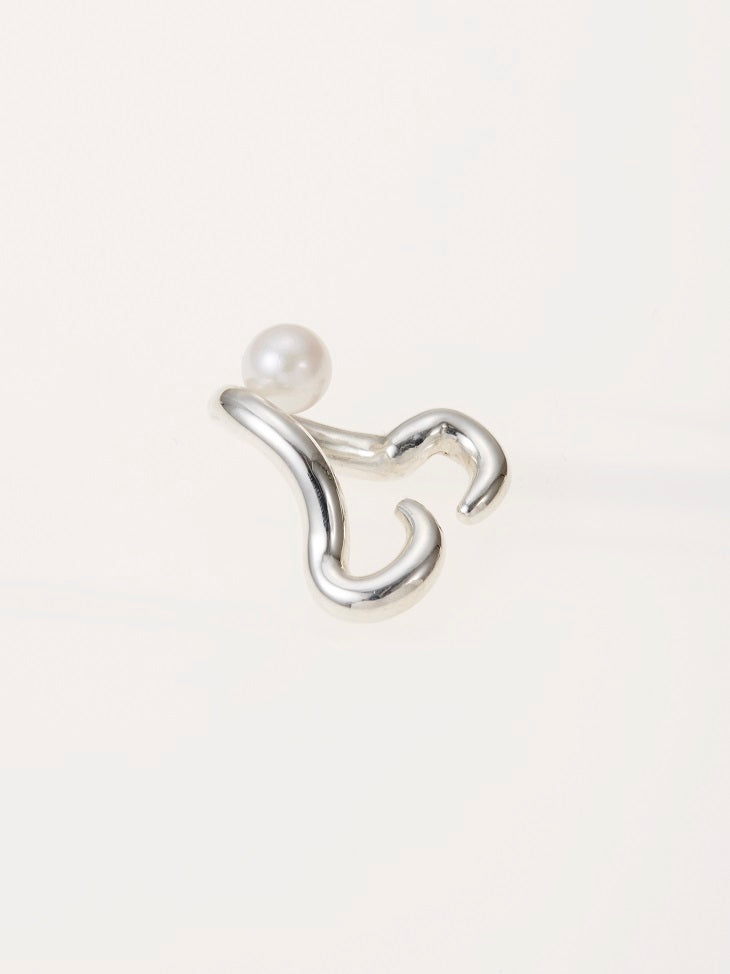 CONTOURS PEARL EAR CUFF