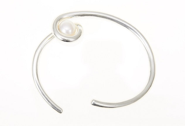 CONTOURS PEARL BANGLE