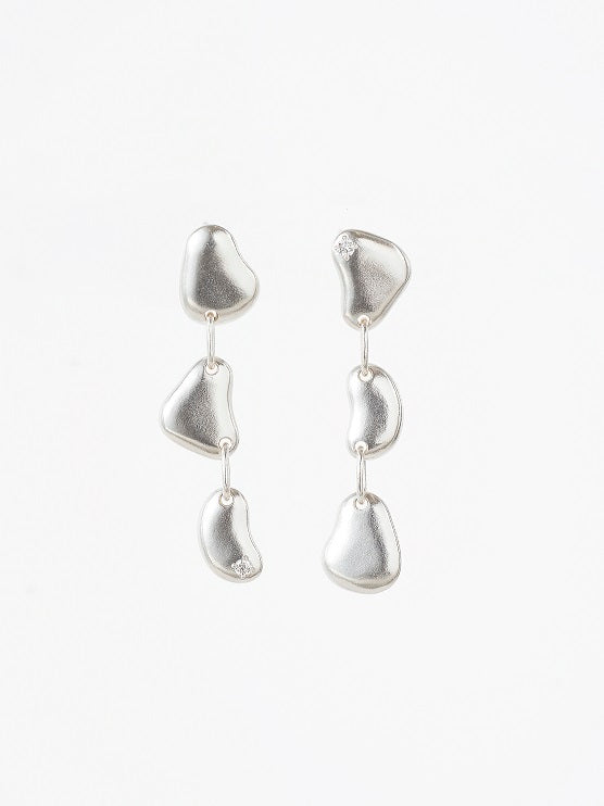 WATER SV ASYMMETRY PIERCED EARRINGS