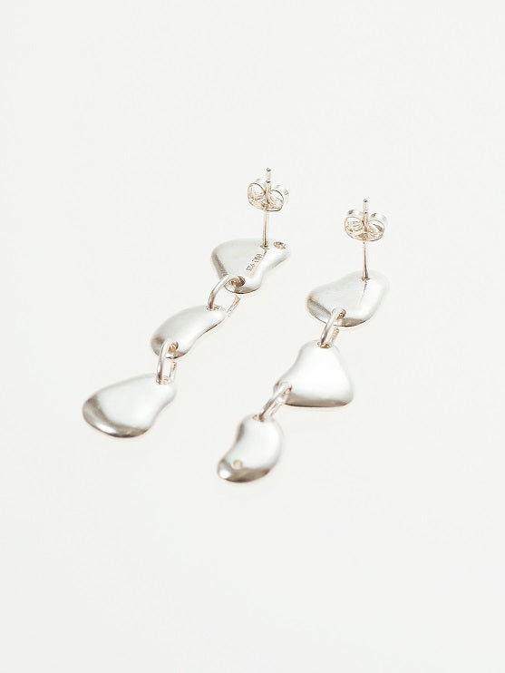 WATER SV ASYMMETRY PIERCED EARRINGS