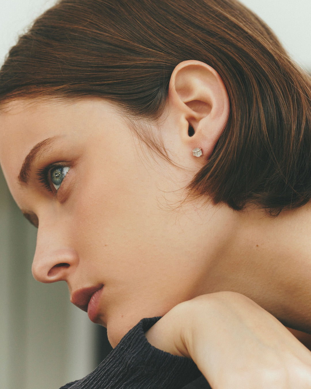 GENSEKI 1CT 10KYG PIERCED EARRINGS