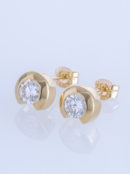 ベゼル K18YG 0.3CT ピアス