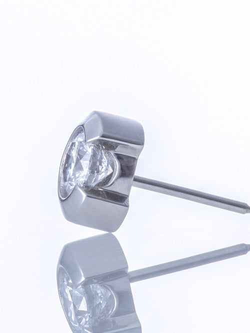 ベゼル K18YG 0.3CT ピアス