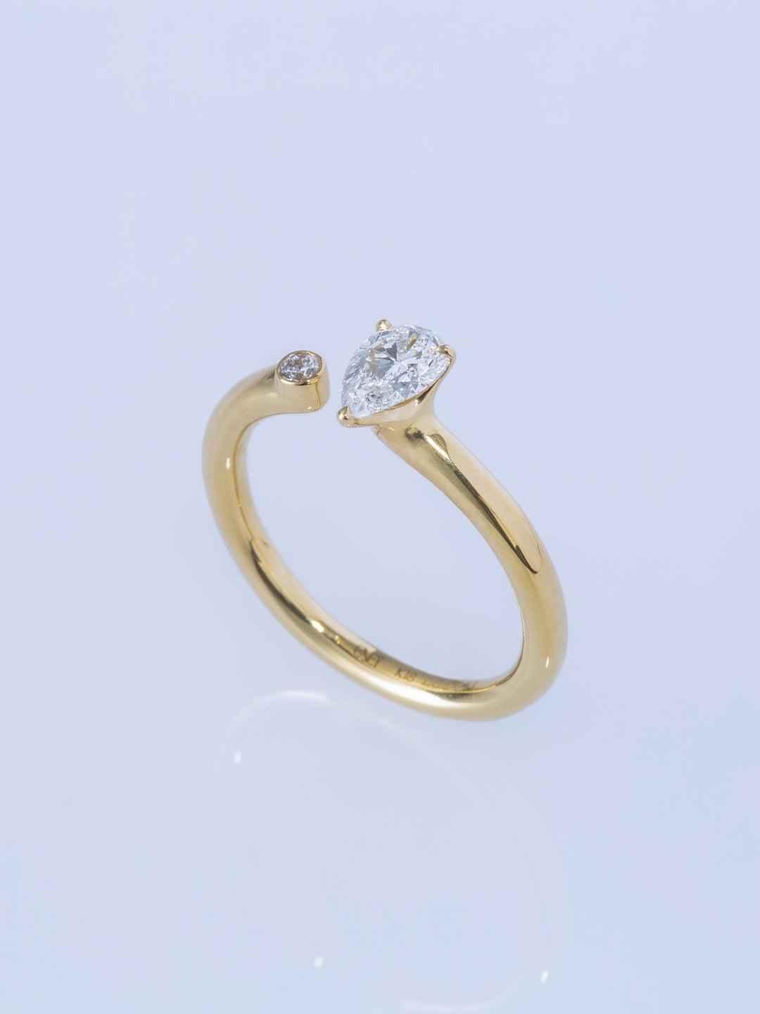 TWO K18YG PEAR/MELEE RING
