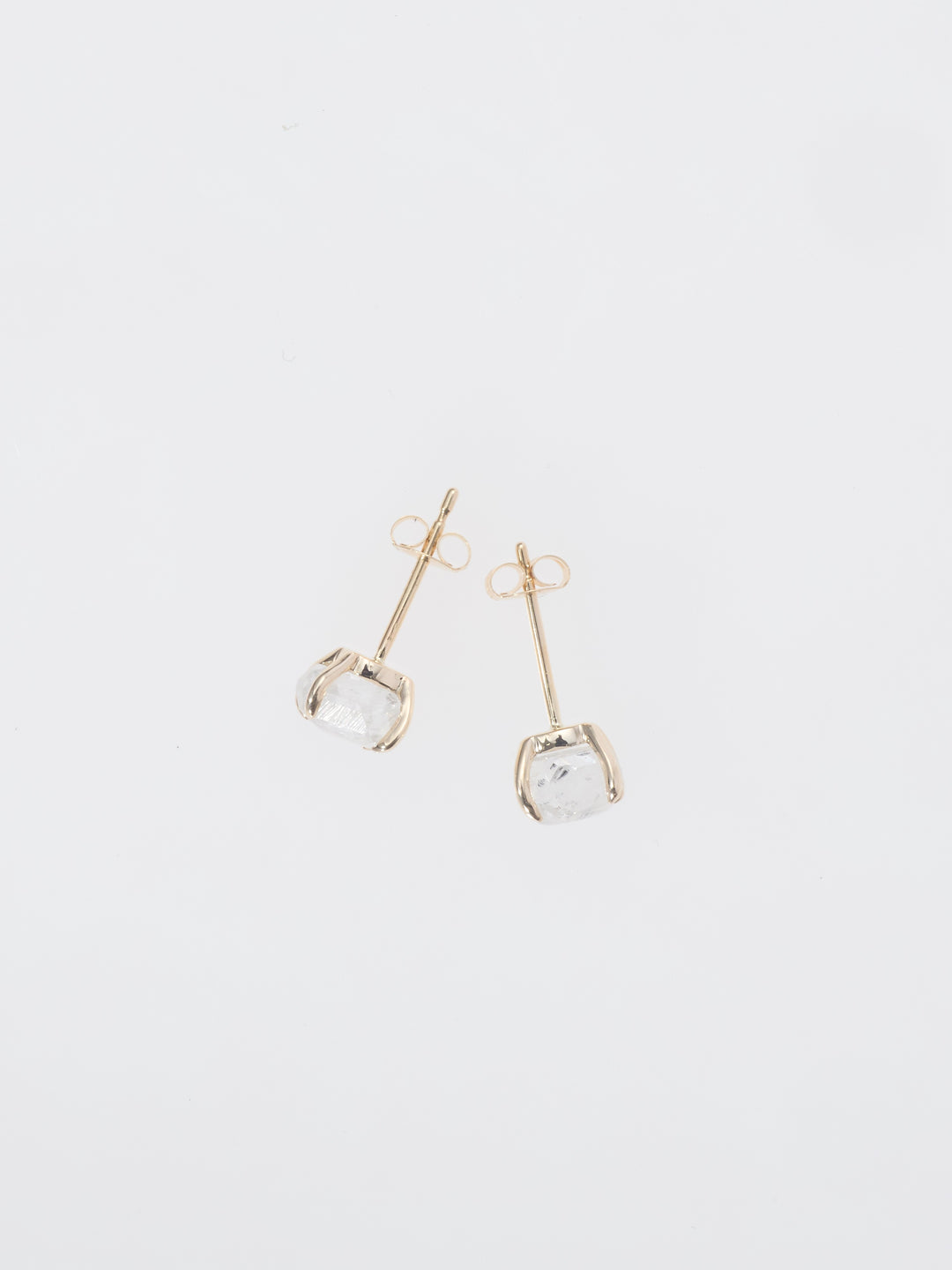 GENSEKI 1CT 10KYG PIERCED EARRINGS