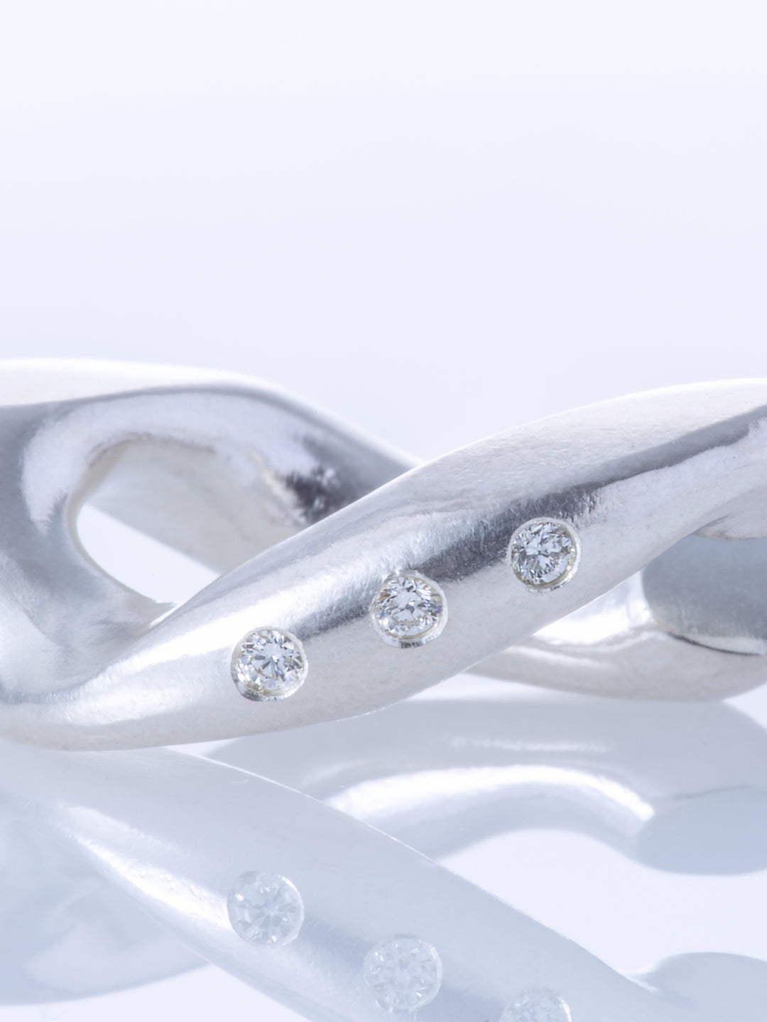 KIHEI MELEE DIAMOND EAR CUFF