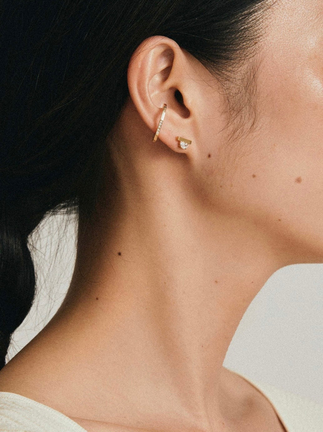 FULL MOON K10YG MELEE DIAMOND EAR CUFF