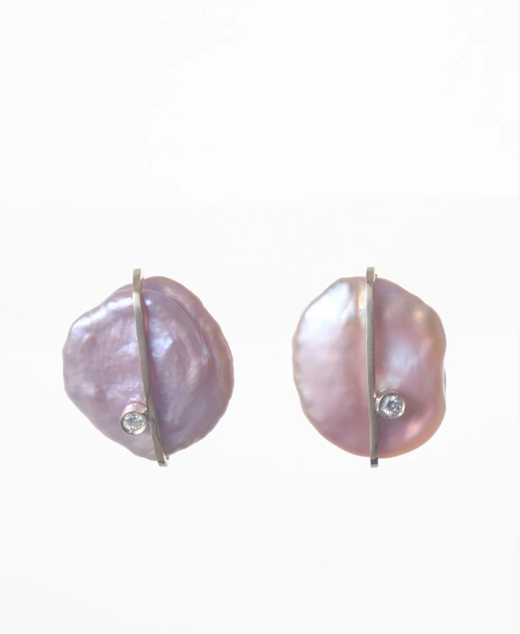PETALS PEARL PIERCED EARRINGS PURPLE