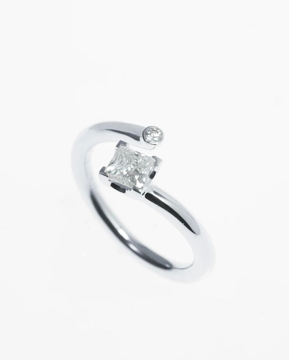 TWO PT900 PRINCESS/MELEE RING