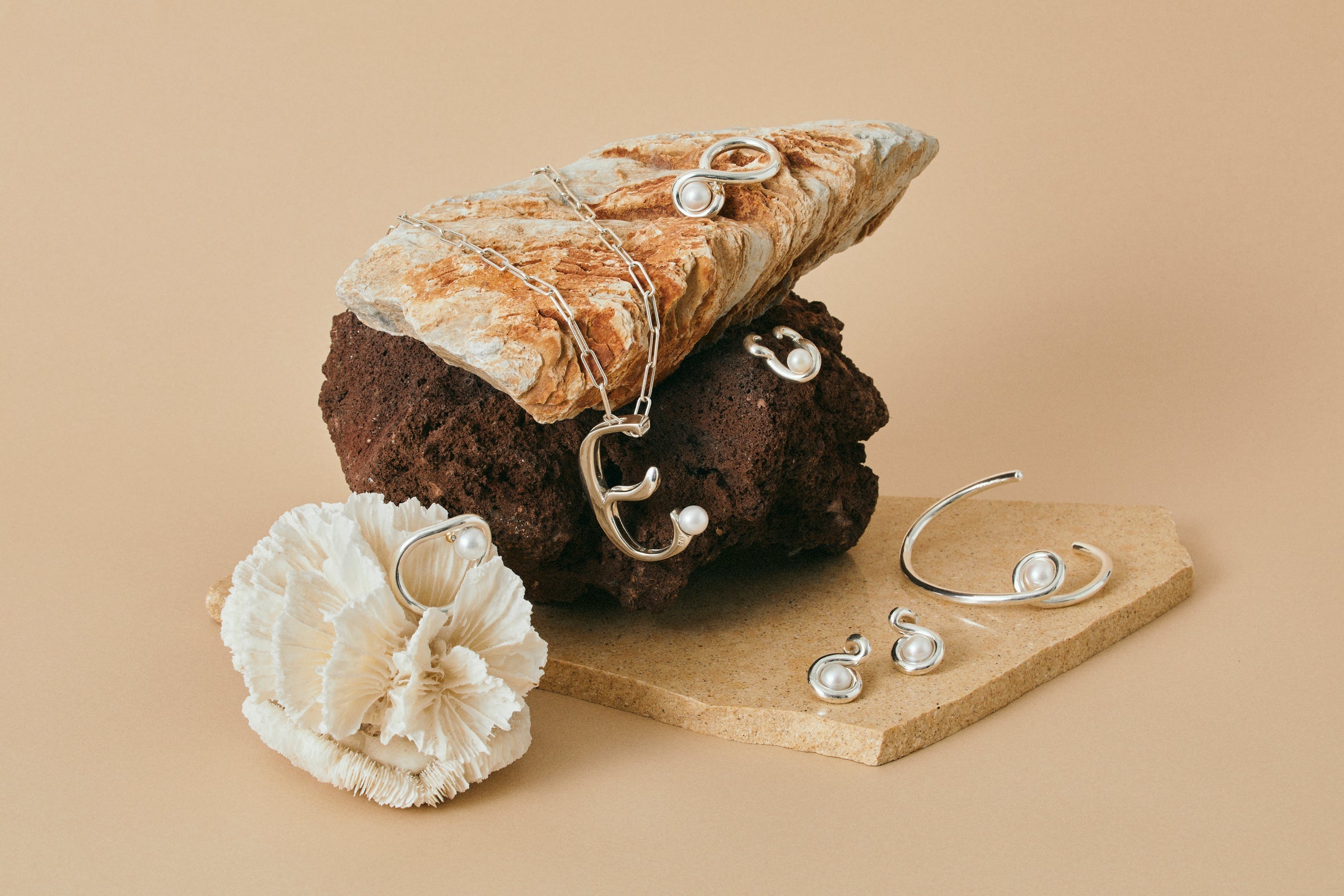 Collection “CONTOURS”