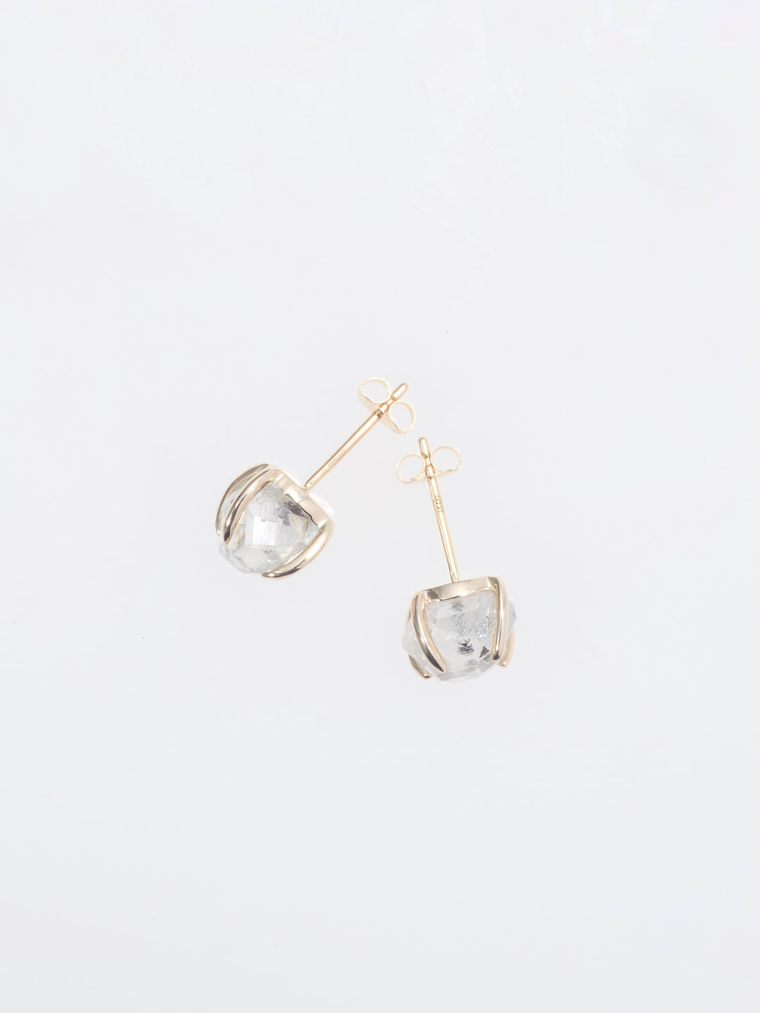 GENSEKI 2CT 10KYG PIERCED EARRINGS