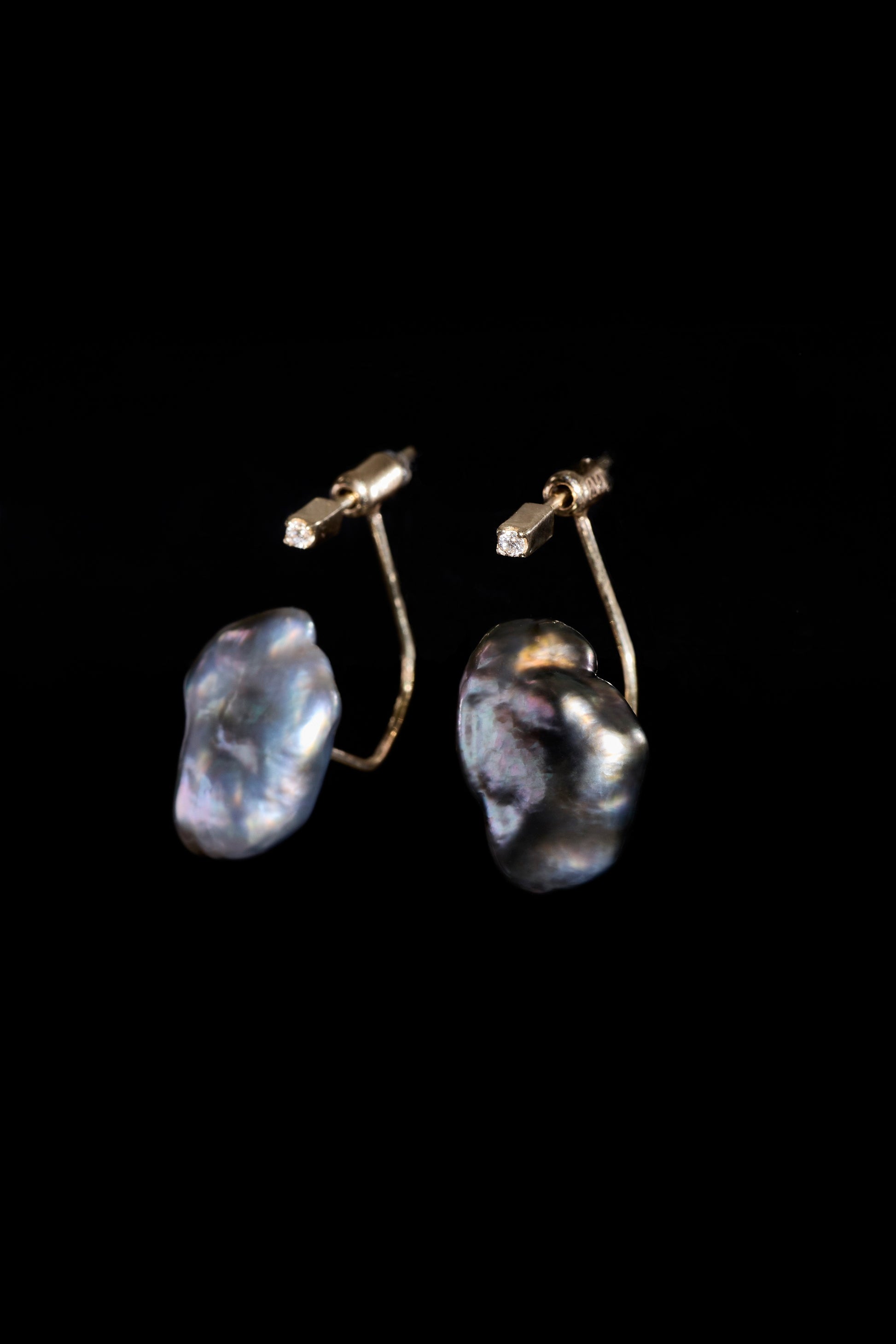 KESHI PEARL 10KYG STUD PIERCED EARRINGS / BLACK