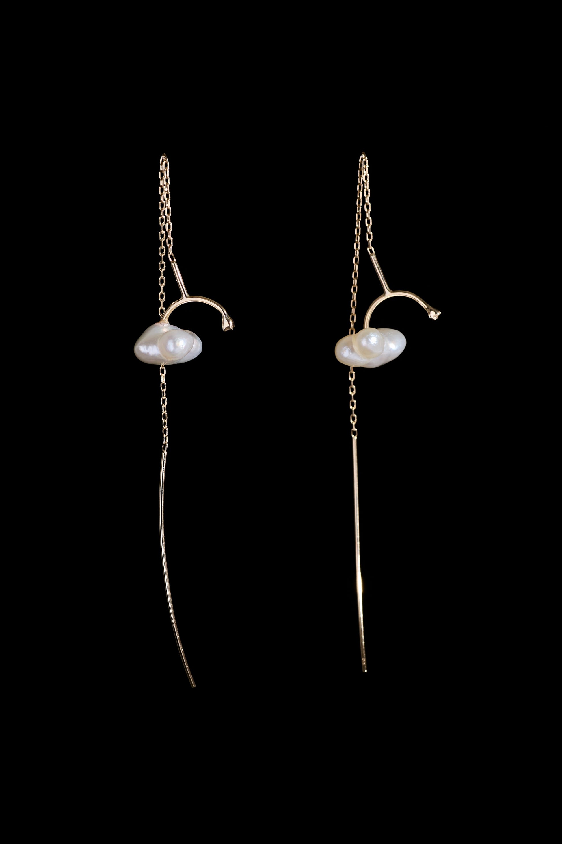 KESHI PEARL 10KYG CHAIN PIERCED EARRINGS / WHITE