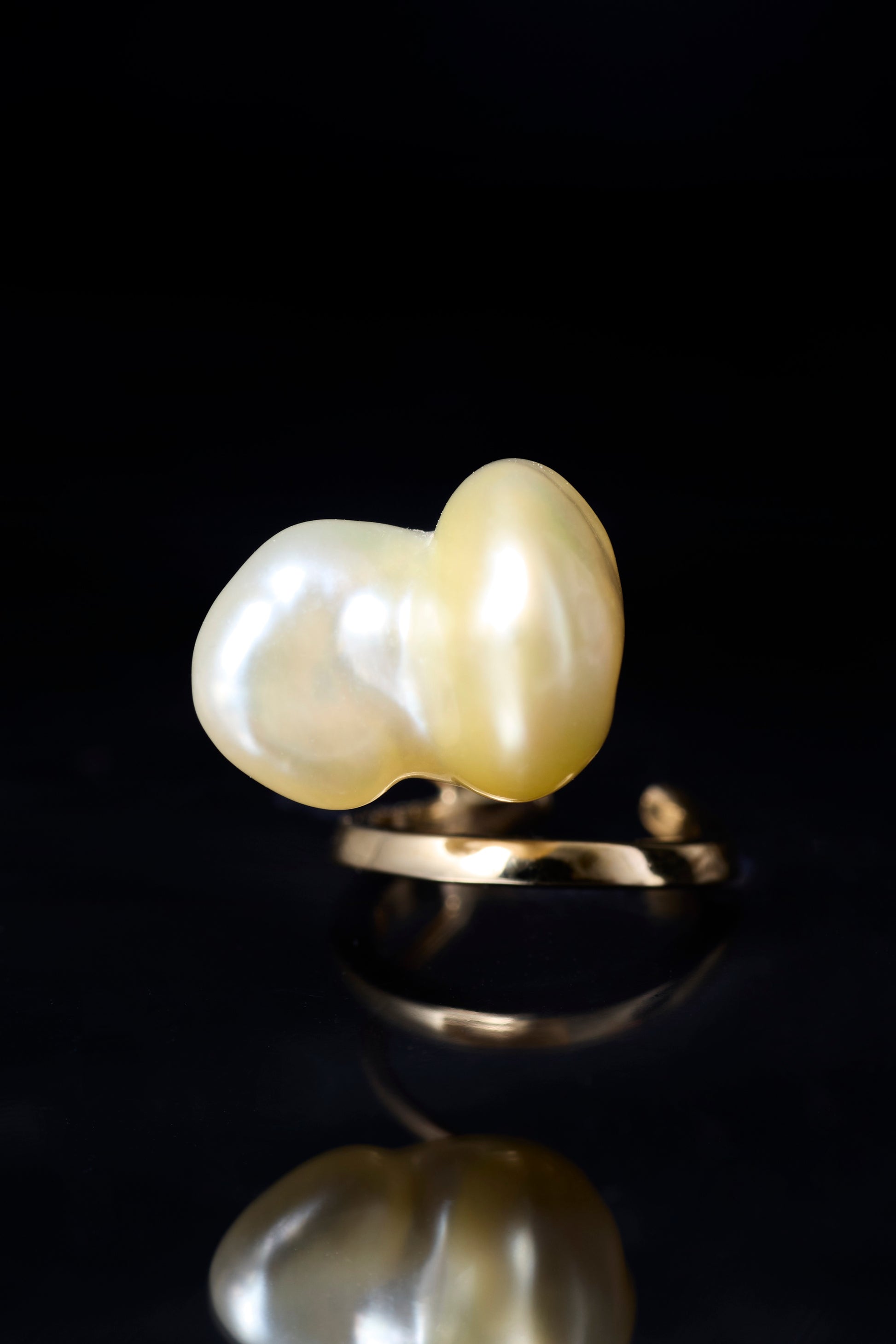KESHI PEARL 10KYG EAR CUFF / WHITE