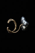 KESHI PEARL 10KYG EAR CUFF / BLACK