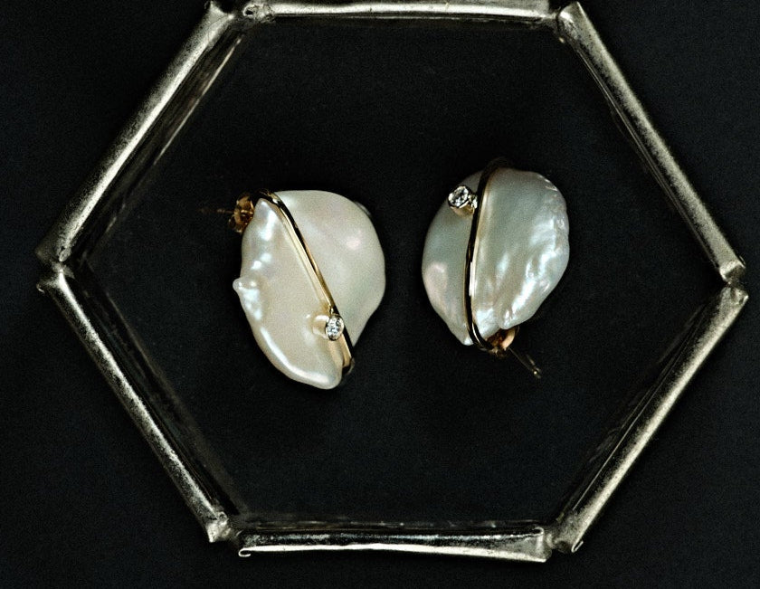PETALS PEARL PIERCED EARRINGS