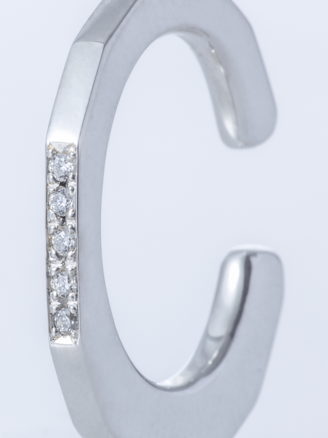 FULL MOON SV925 MELEE DIAMOND EAR CUFF