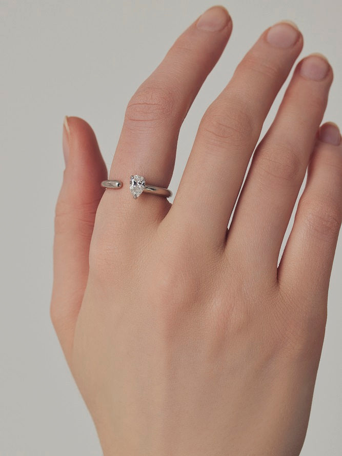 ONE PT900 0.5CT PEAR RING