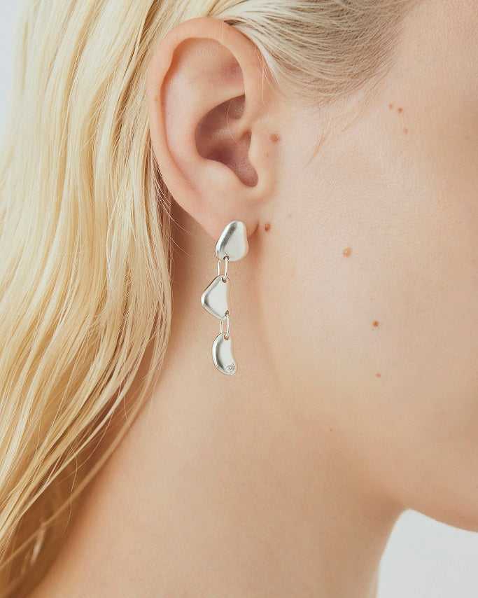 WATER SV ASYMMETRY PIERCED EARRINGS