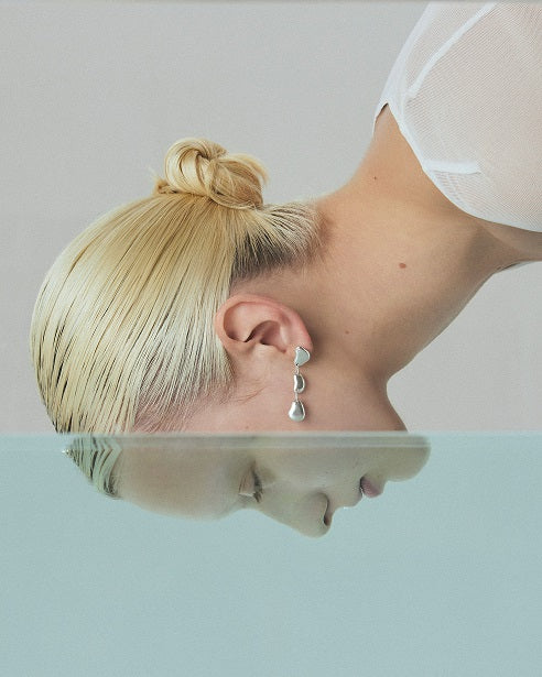 WATER SV ASYMMETRY PIERCED EARRINGS