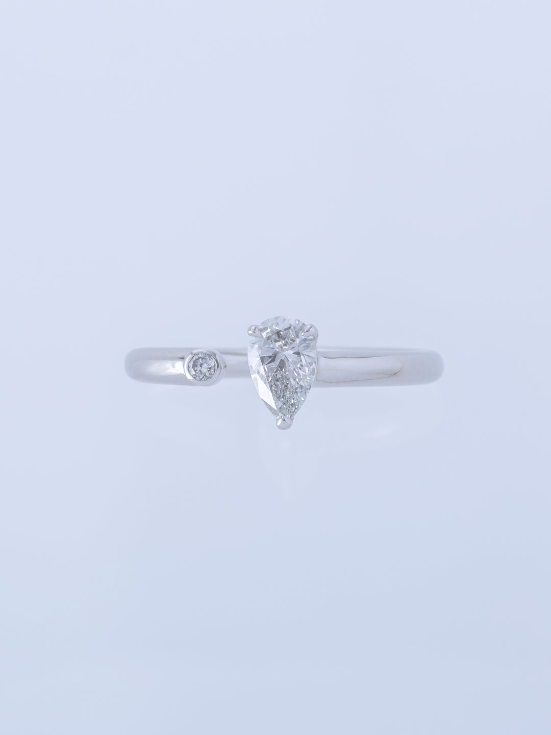 TWO PT900 PEAR/MELEE RING