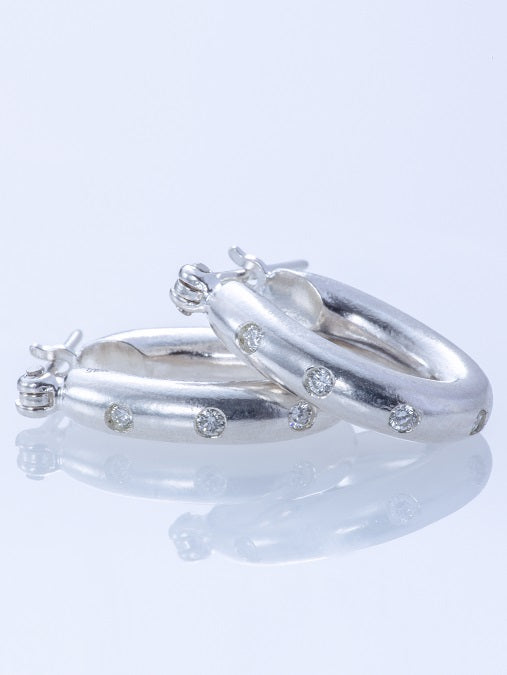 ANTWERP DIAMOND PIERCED EARRING