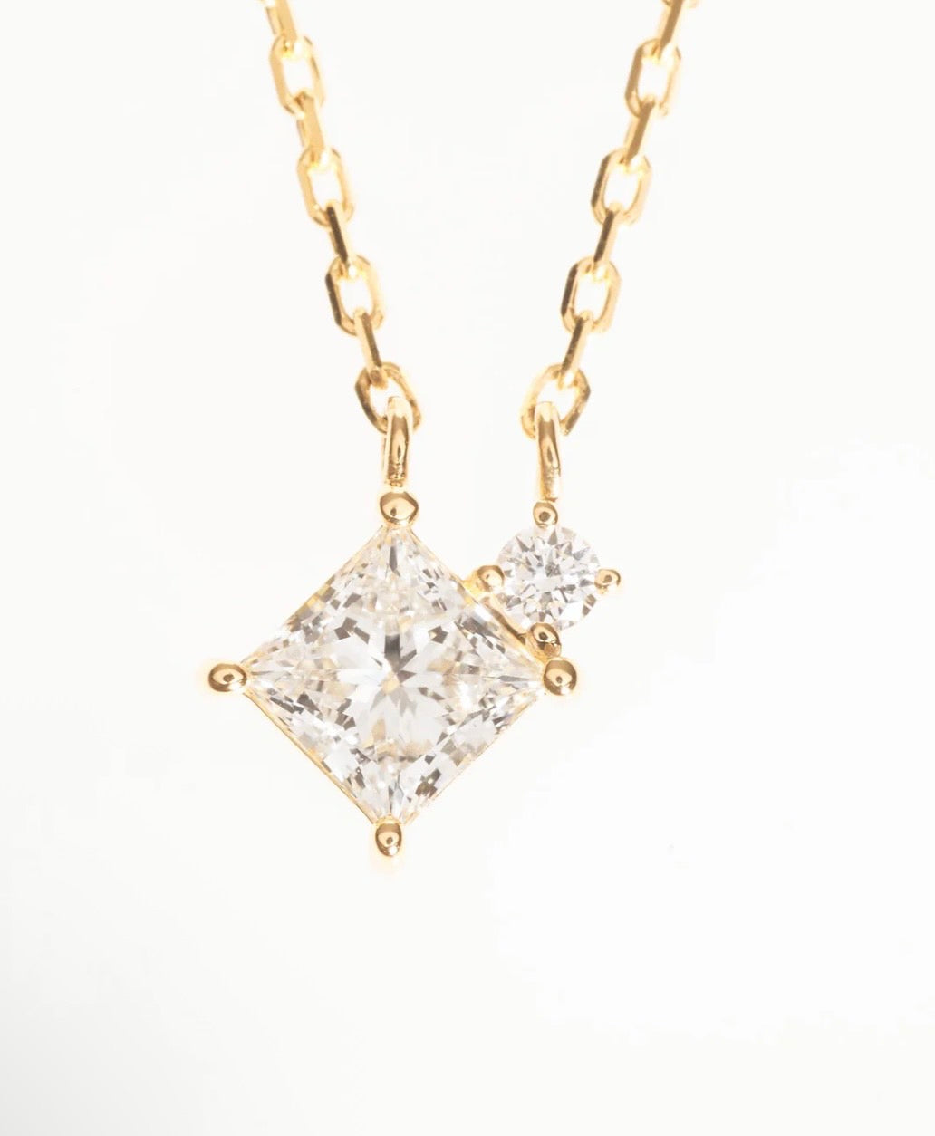 TWO K18YG 0.5CT PRINCESS NECKLACE
