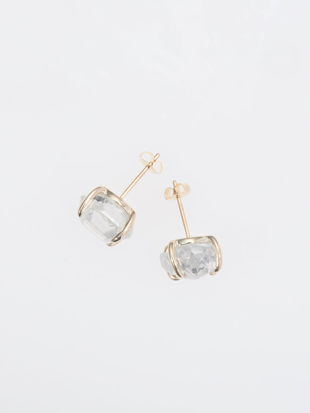 GENSEKI 4CT 10KYG PIERCED EARRINGS