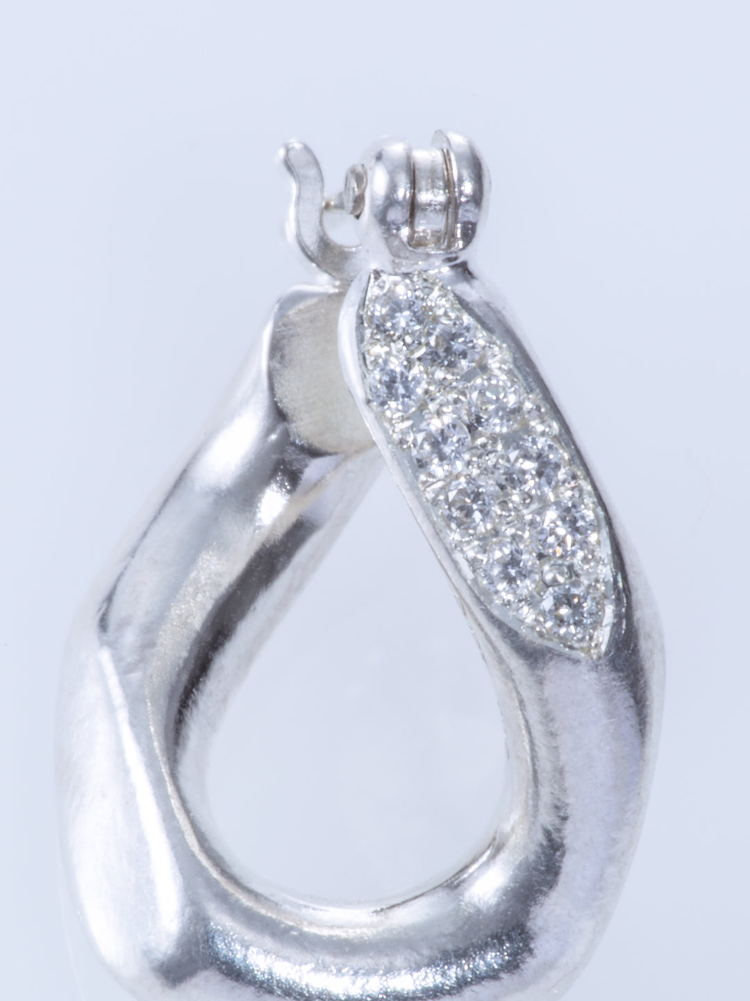 KIHEI MELEE DIAMOND PIERCED EARRINGS