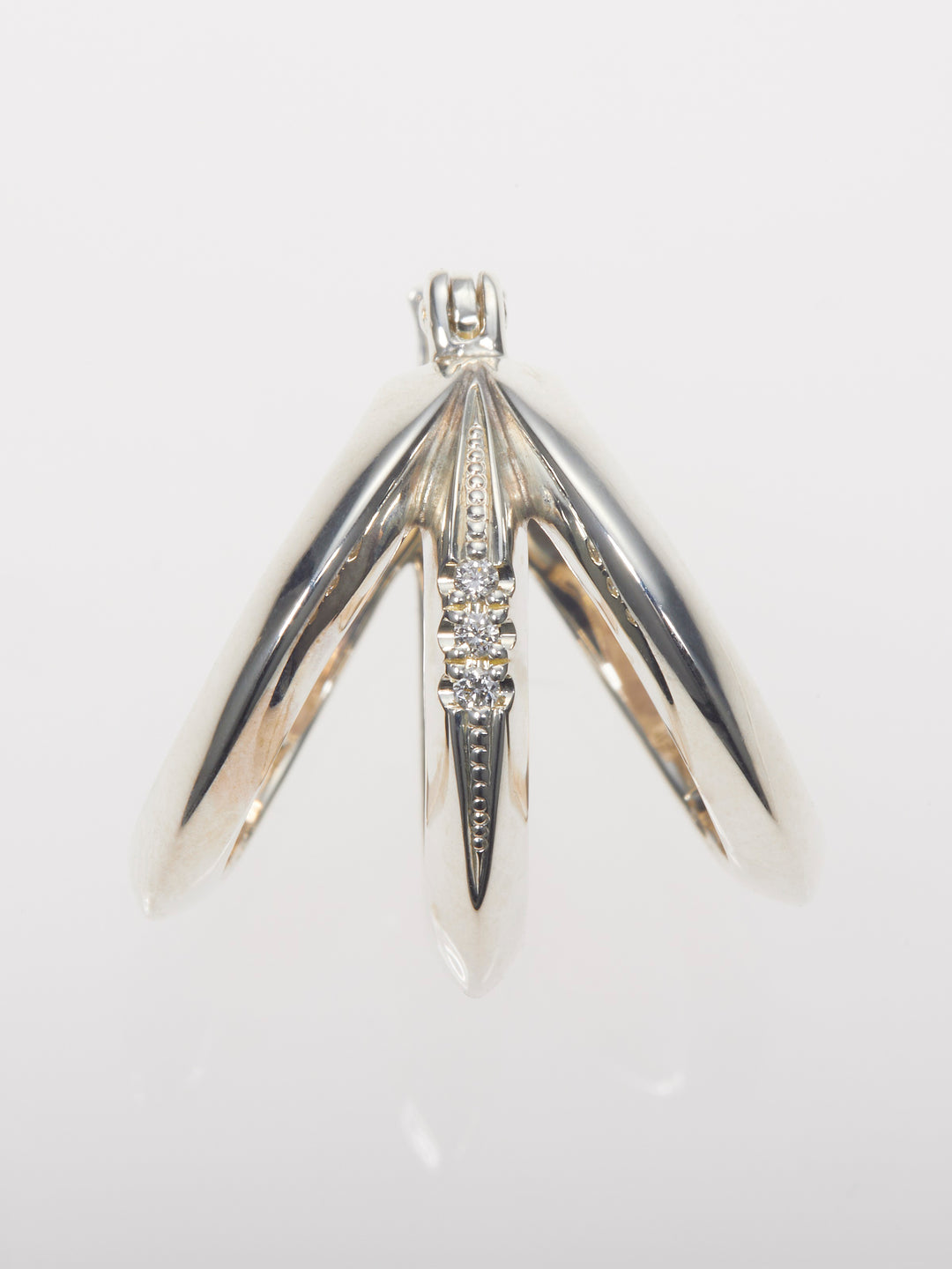 MEBUKI PIERCED EARRINGS