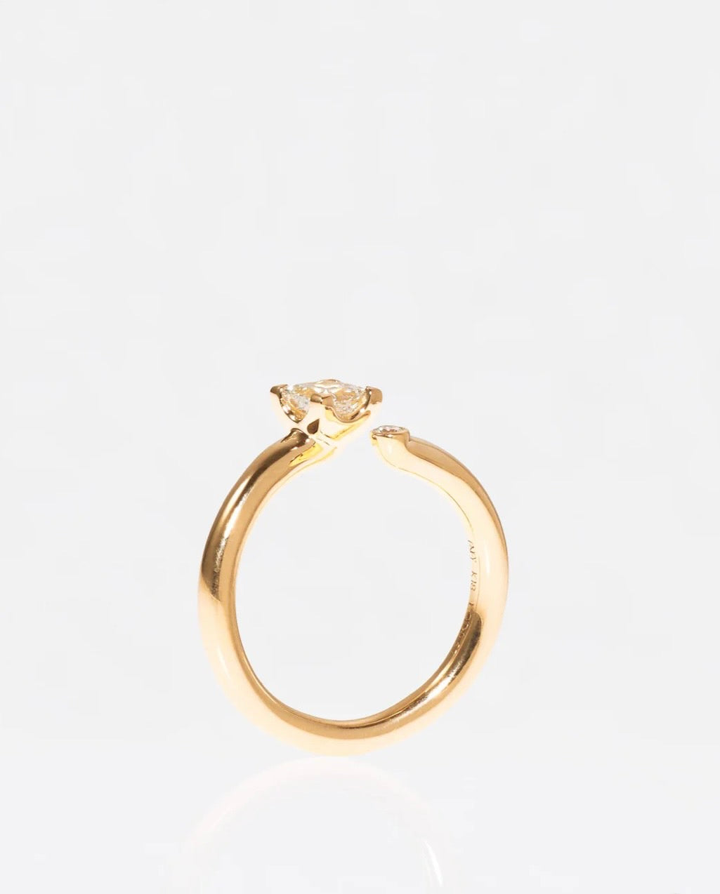 TWO K18YG PRINCESS/MELEE RING
